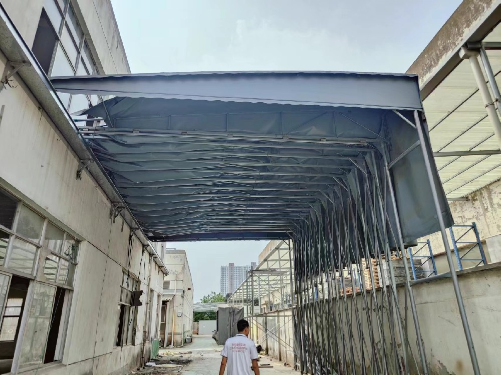 大（dà）型電動推拉雨棚操作步驟